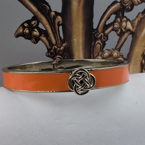 Stylish Pink and Silver Bracelet - Picture 3 of 6